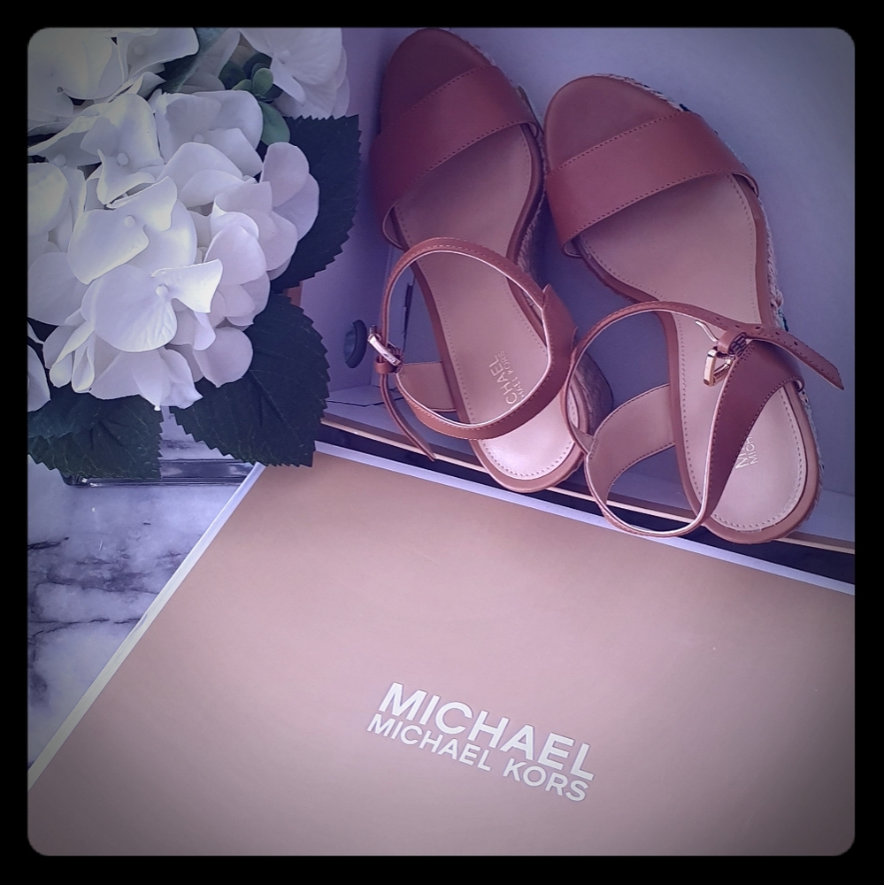 Shoes - Picture 1 of 4